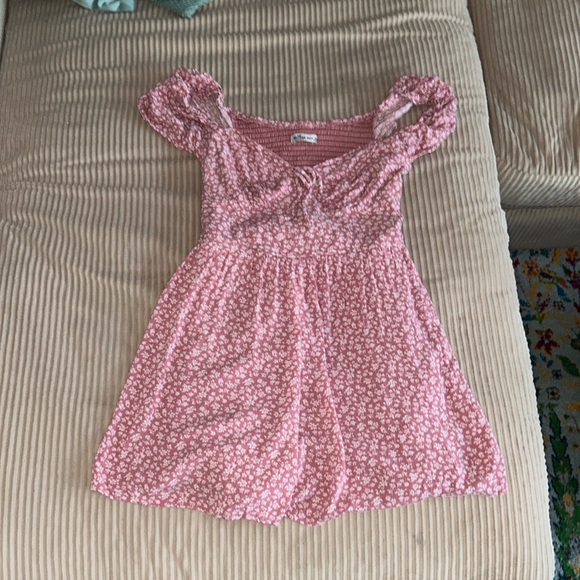 Floral pink medium hollister romper with pockets and under shorts - Picture 1 of 5
